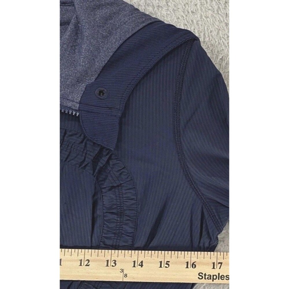 Lululemon Reversible Jacket Women 6 Black Gray Hooded Dance Yoga Zip Up - Picture 15 of 15